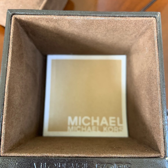 Michael Kors Watch - Picture 5 of 5